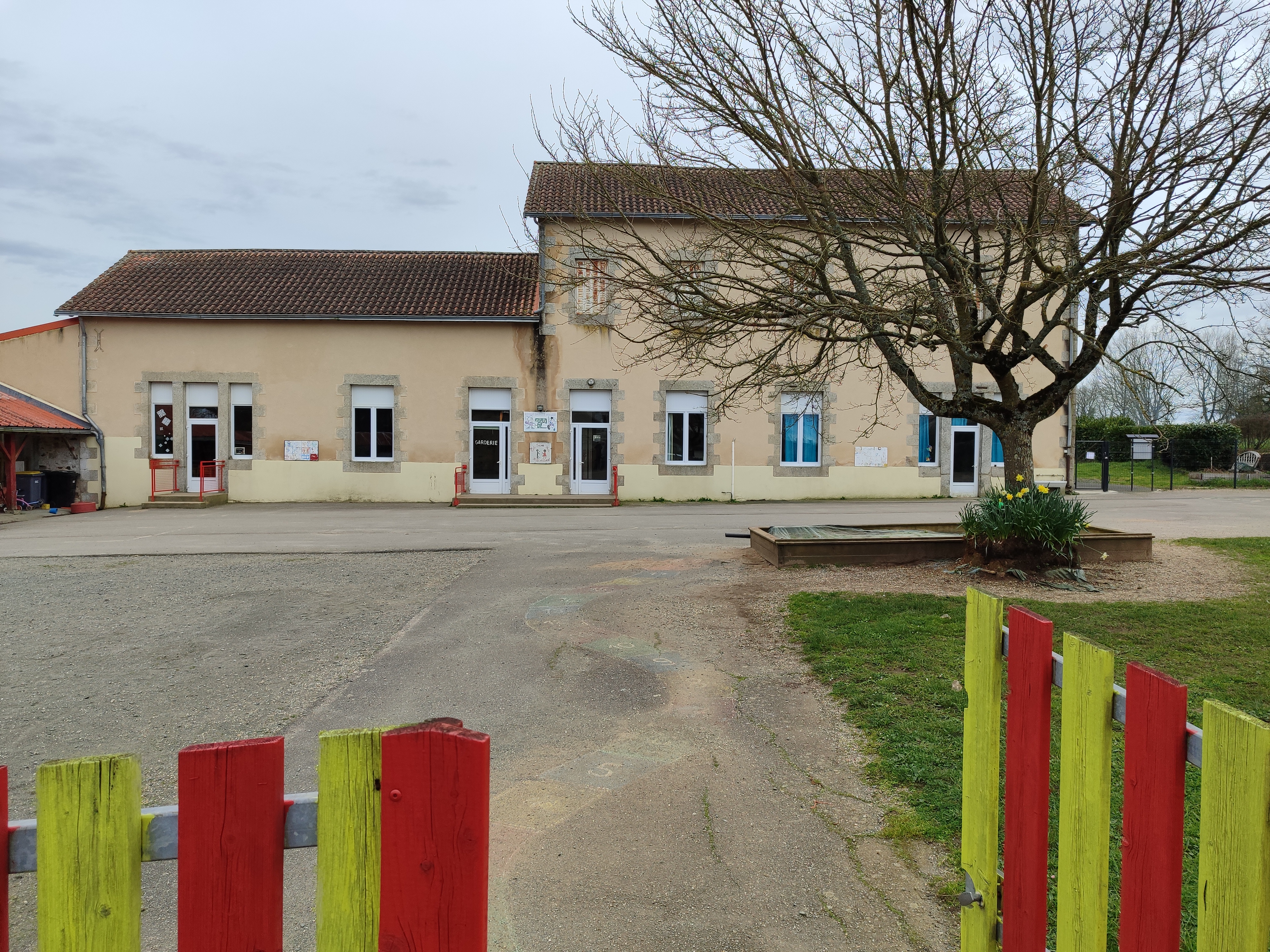 L'école Sainte-Marie situé à Allonne dans le 79