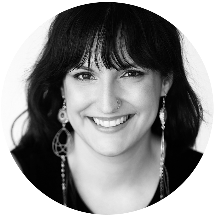 JessDeziel-sourire-consultante-NB-Rond.jpg