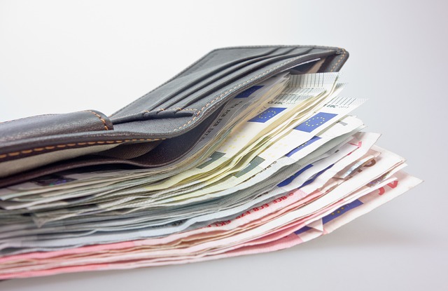 Découvrez le secret du portefeuille magique : un outil puissant pour attirer la richesse et l'abonda