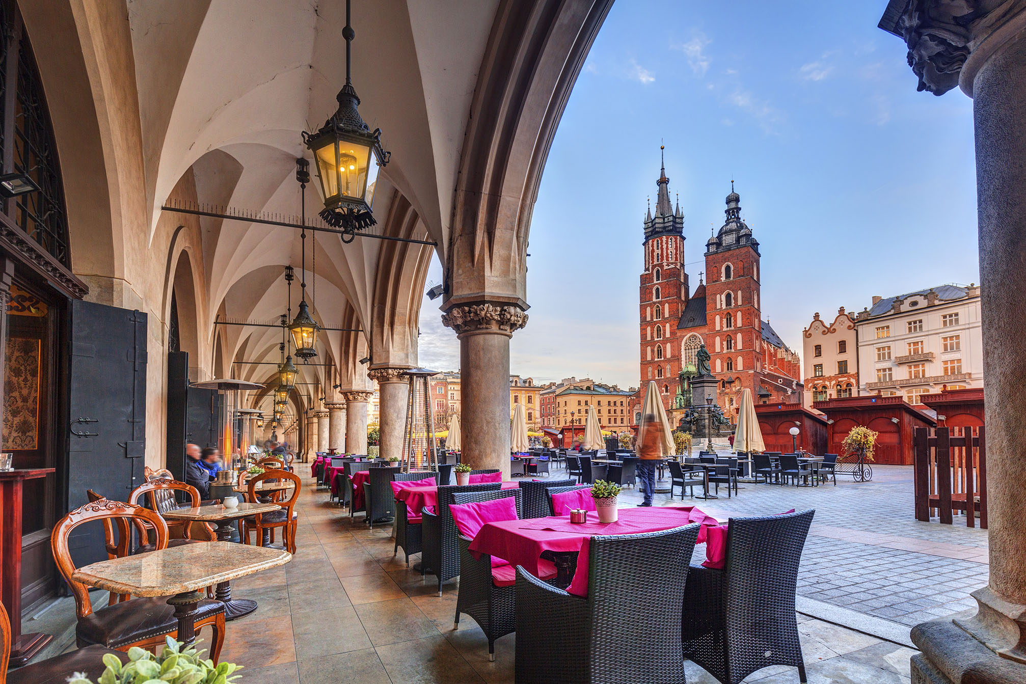 Place-et-basilique-Sainte-Marie-Cracovie.jpg
